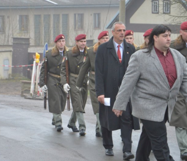 Slavnostní odhalení pamětní desky plk. Josefa Chvalovského,Podmoky