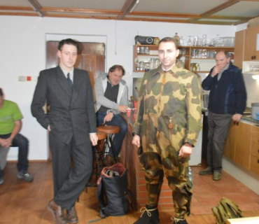 Rekonstrukce událostí těsně po seskoku paraskupiny SILVER A s vysílačkou Libuše