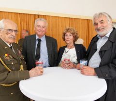 vyhledáno: Silver A